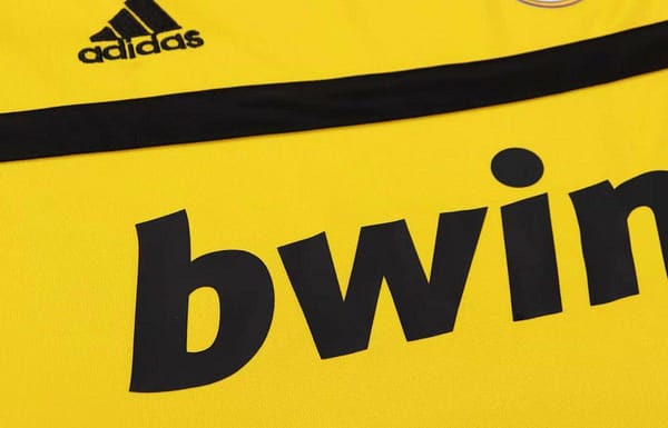 Retro Kids 11/12 Real Madrid Yellow Goalkeeper Jersey - Image 4