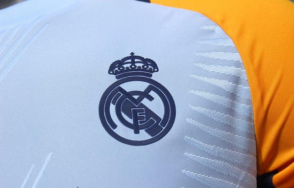 Player Version 24/25 Real Madrid Light Blue/Yellow Pre-Match Jersey - Image 6