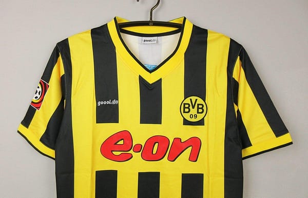 Retro 00/01 Borussia Dortmund Home Jersey - Image 3