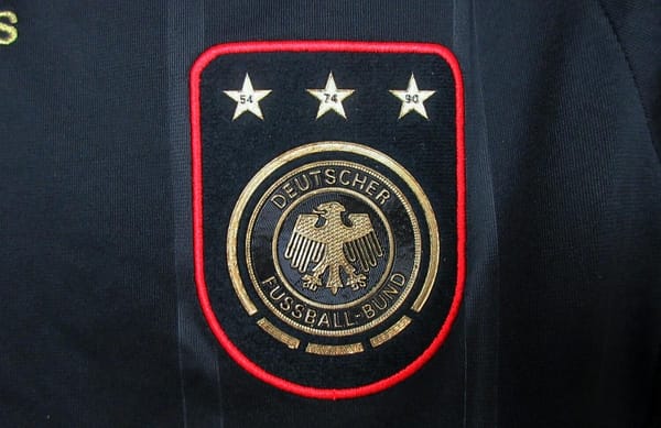 Retro 2010 Germany Away Black Jersey - Image 3