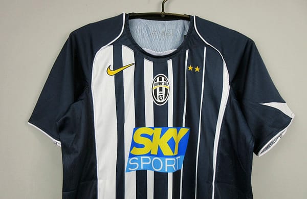 Retro 04/05 Juventus Third Blue/White Jersey - Image 3