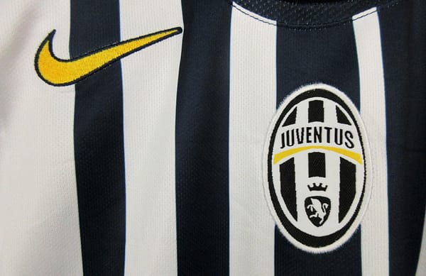 Retro 04/05 Juventus Third Blue/White Jersey - Image 6