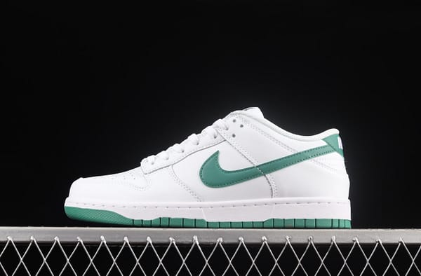 NIKE SB DUNK Low White and Green Celtic SB Slam Dunk Series low-side leisure sports skateboard shoes DD1503-112