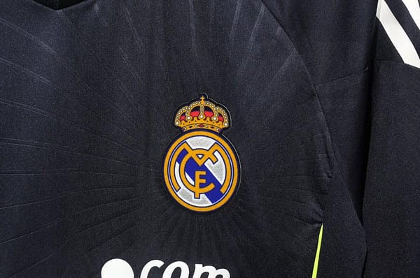 Player Version Retro 09/10 Real Madrid Away Jersey - Image 11