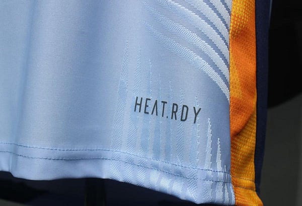 Player Version 24/25 Real Madrid Light Blue/Yellow Pre-Match Jersey - Image 7