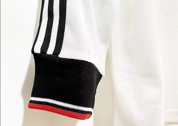 Retro 1983/84 Manchester United Away Long Sleeve Jersey - Image 5