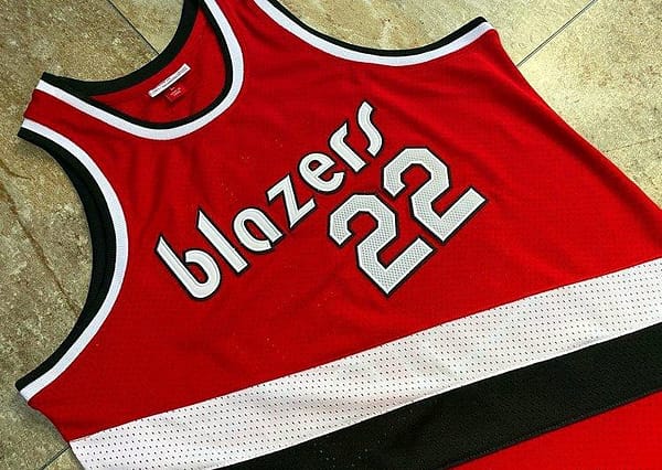 Men's Clyde Drexler Red Retro Classic Team Jersey - Image 9