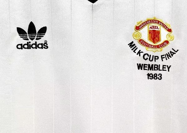Retro 1983/84 Manchester United Away Long Sleeve Jersey - Image 4