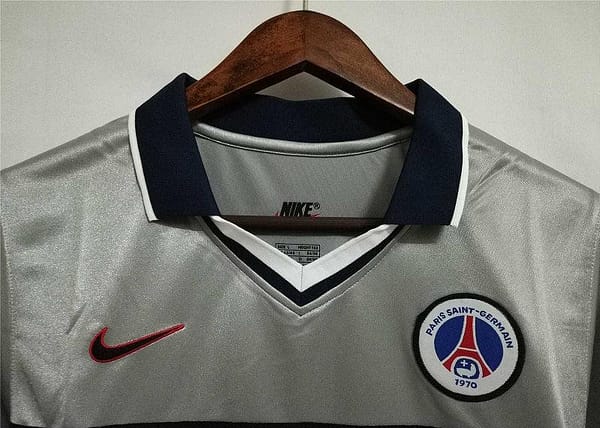 Retro 99/00 PSG Away Grey Jersey Worn By Ronaldinho - Image 4
