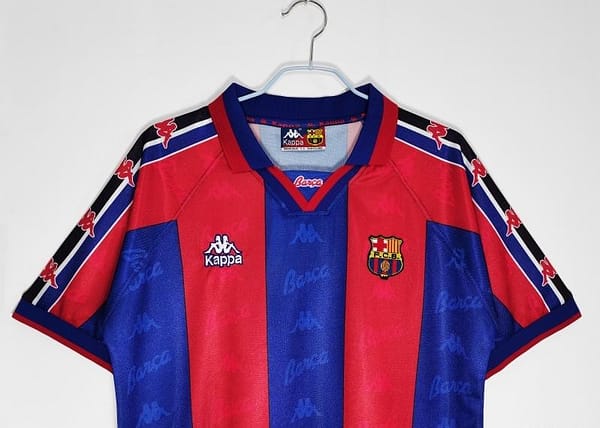 Retro 1995/97 Barcelona Home Soccer Jersey - Image 11
