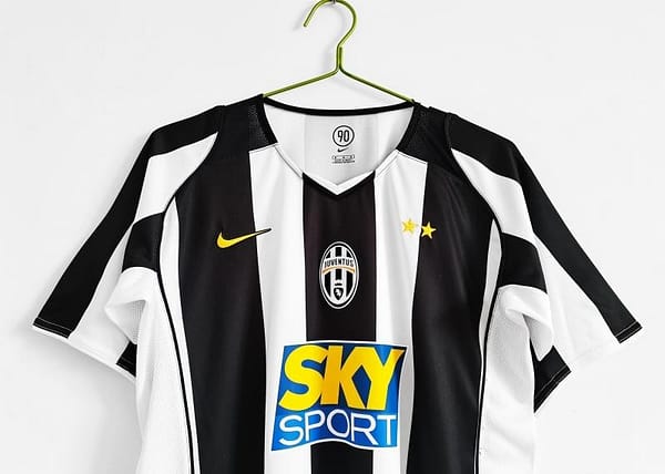 Retro 2004/05 Juventus Home Soccer Jersey - Image 9