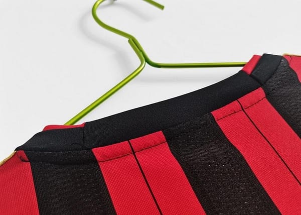 Retro 2013/14 AC Milan Home Soccer Jersey - Image 2