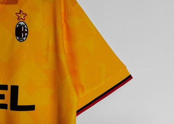 Retro 1995/96 AC Milan Third Soccer Jersey - Image 4