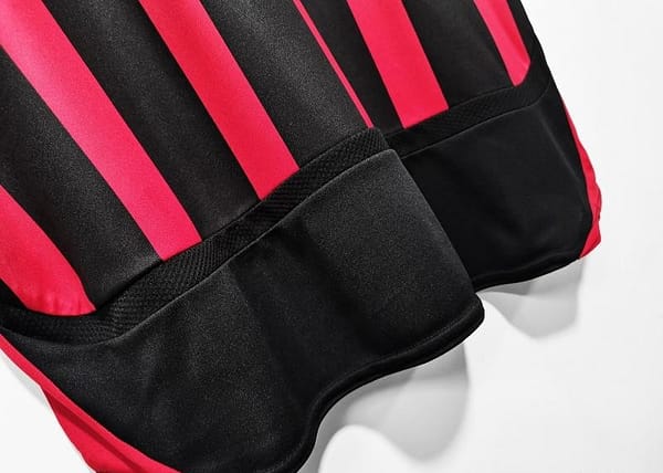 Retro 2006/07 AC Milan Home Soccer Jersey - Image 4