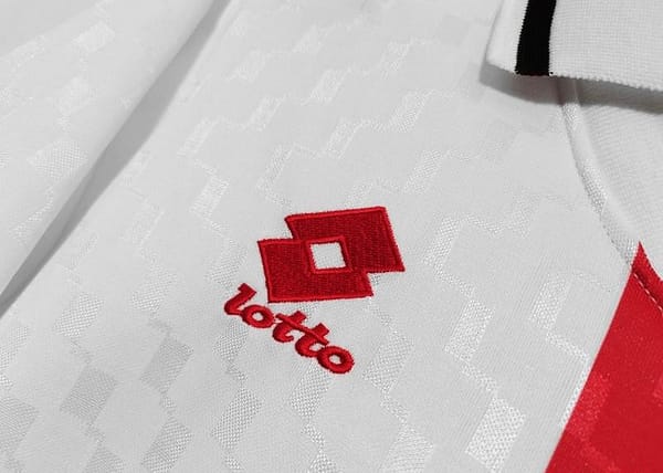 Retro 1995/96 AC Milan Away Soccer Jersey - Image 5