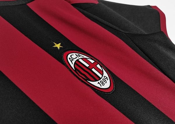 Retro 2009/10 AC Milan Home Soccer Jersey - Image 2