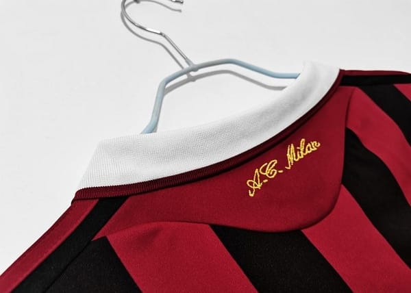 Retro 2009/10 AC Milan Home Soccer Jersey - Image 3