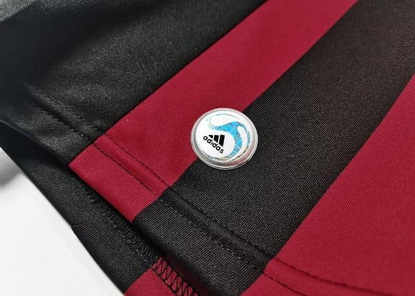 Retro 2009/10 AC Milan Home Soccer Jersey - Image 4