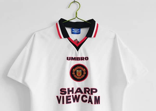 Retro 1996/97 Manchester United Away Soccer Jersey - Image 7