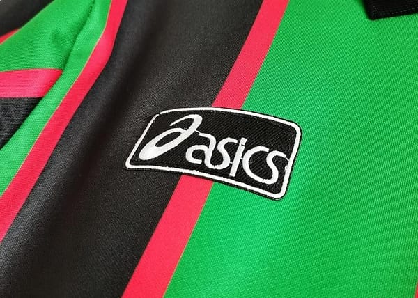Retro 1993/95 Aston Villa Away Soccer Jersey - Image 6