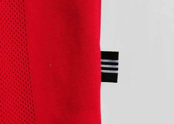 Retro 1995/96 Liverpool Home Soccer Jersey - Image 4