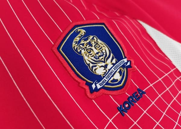 Retro 2002 Korea Home Soccer Jersey - Image 7