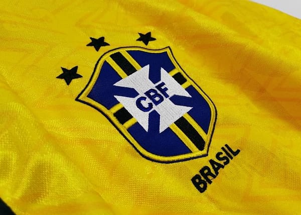 Retro 1991/93 Brazil Home Soccer Jersey - Image 6