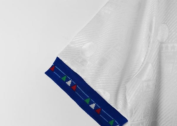 Retro 1994 Italy Away Soccer Jersey - Image 4