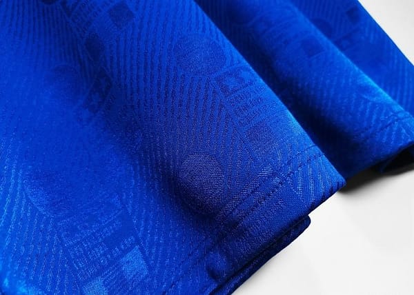 Retro 1994 Italy Home Soccer Jersey - Image 3