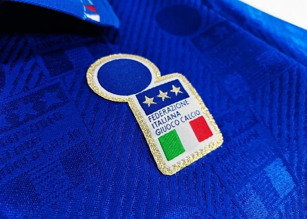 Retro 1994 Italy Home Soccer Jersey - Image 5