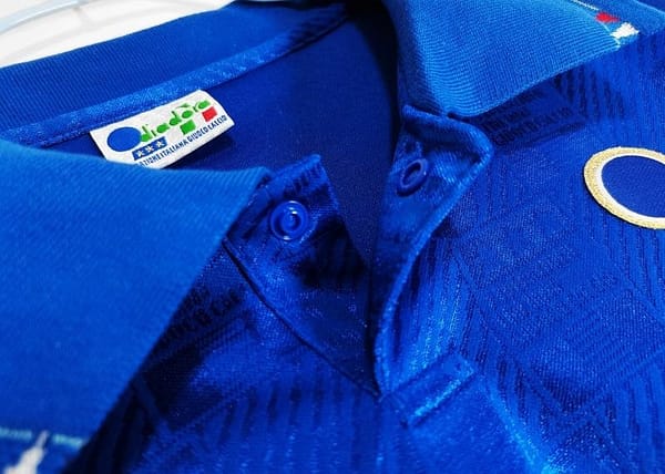 Retro 1994 Italy Home Soccer Jersey - Image 6