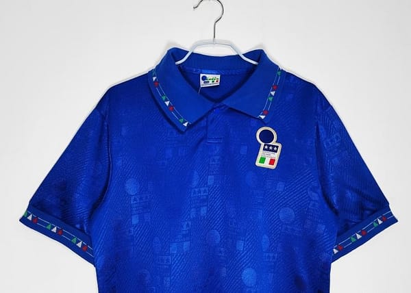 Retro 1994 Italy Home Soccer Jersey - Image 9