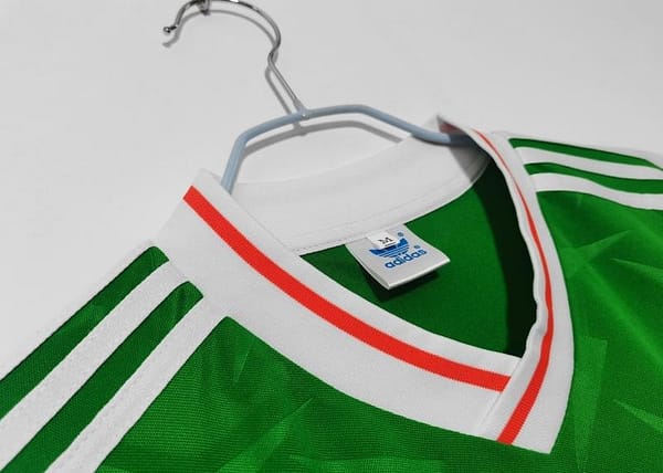 Retro 1990/92 Ireland Home Soccer Jersey - Image 7