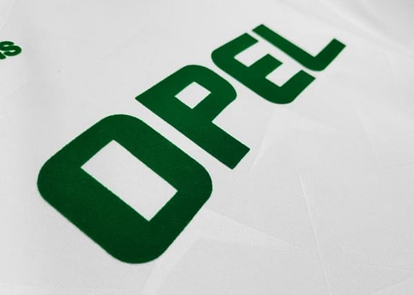 Retro 1990/92 Ireland Away Soccer Jersey - Image 5