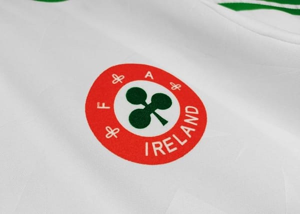 Retro 1990/92 Ireland Away Soccer Jersey - Image 6