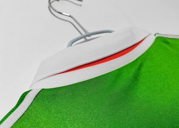 Retro 1988/90 Ireland Home Soccer Jersey - Image 3