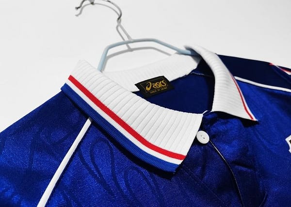 Retro 1998 Japan Home Soccer Jersey - Image 12