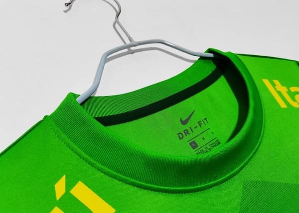 Retro 2020 Brazil Green Training Jersey - Image 10