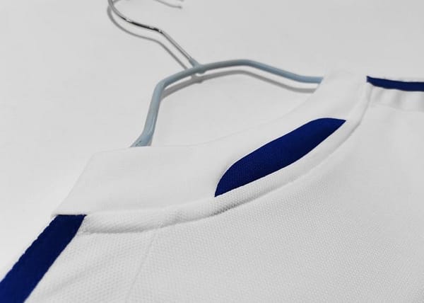 Retro 2004 Greece Away Soccer Jersey - Image 4