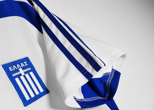 Retro 2004 Greece Away Soccer Jersey - Image 7