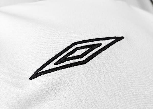 Retro 2006 COLO COLO Home Soccer Jersey - Image 5