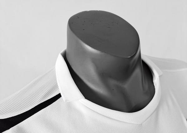 Retro 2006 COLO COLO Home Soccer Jersey - Image 9