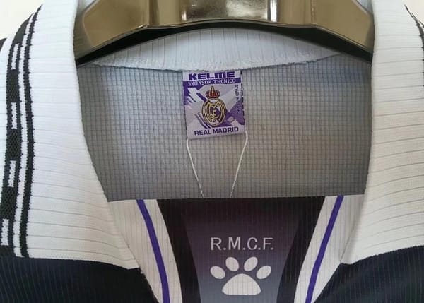 Retro 97/98 Real Madrid Third Jersey - Image 4