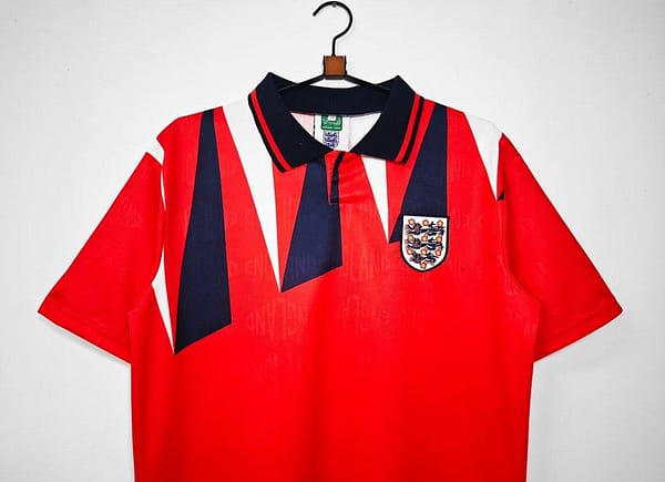 Retro 1992 England Away Red Jersey - Image 3