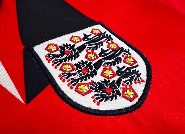 Retro 1992 England Away Red Jersey - Image 5