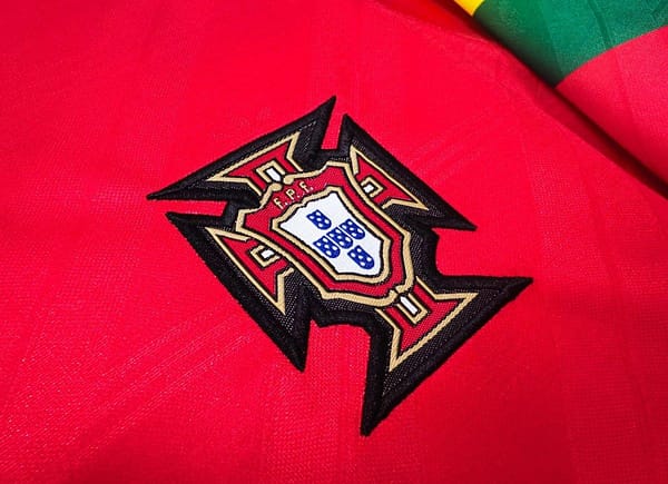 Retro 92/94 Portugal Home Jersey - Image 7