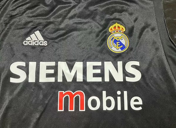 Retro 04/05 Real Madrid Third Black Long Sleeve Jersey - Image 5