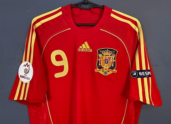 Retro 2008 Spain Home Jersey - Image 3