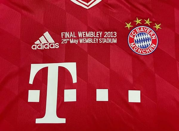 Retro 13/14 Bayern Munich Home Final Wembley Jersey - Image 3