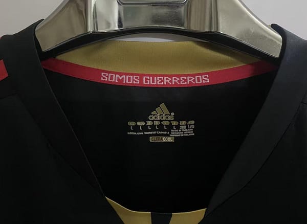 Retro 2011 Mexico Away Black Jersey - Image 3